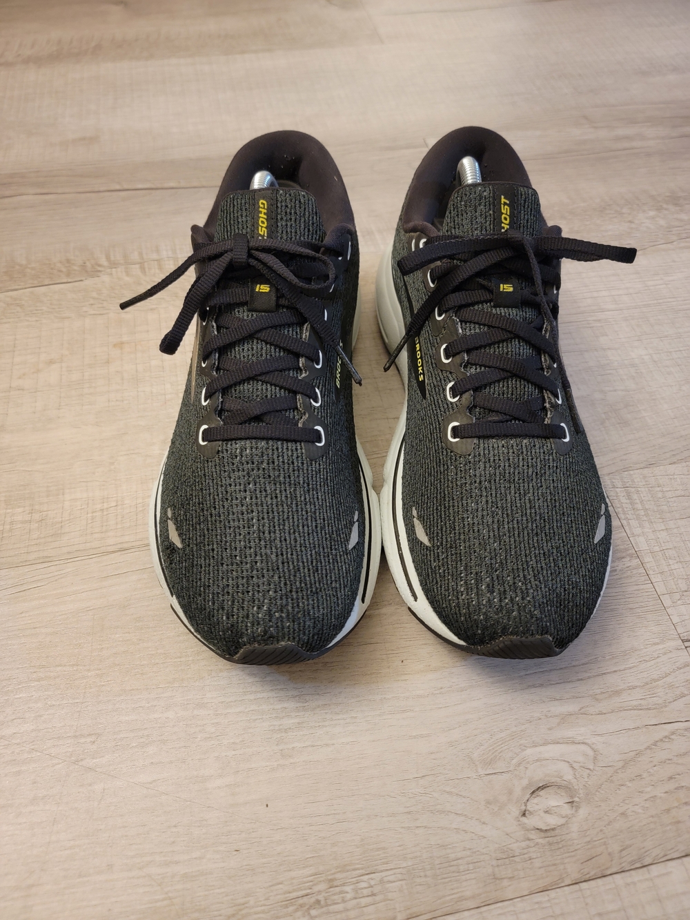 Brooks Men's Black and Gray Athletic Running Shoes